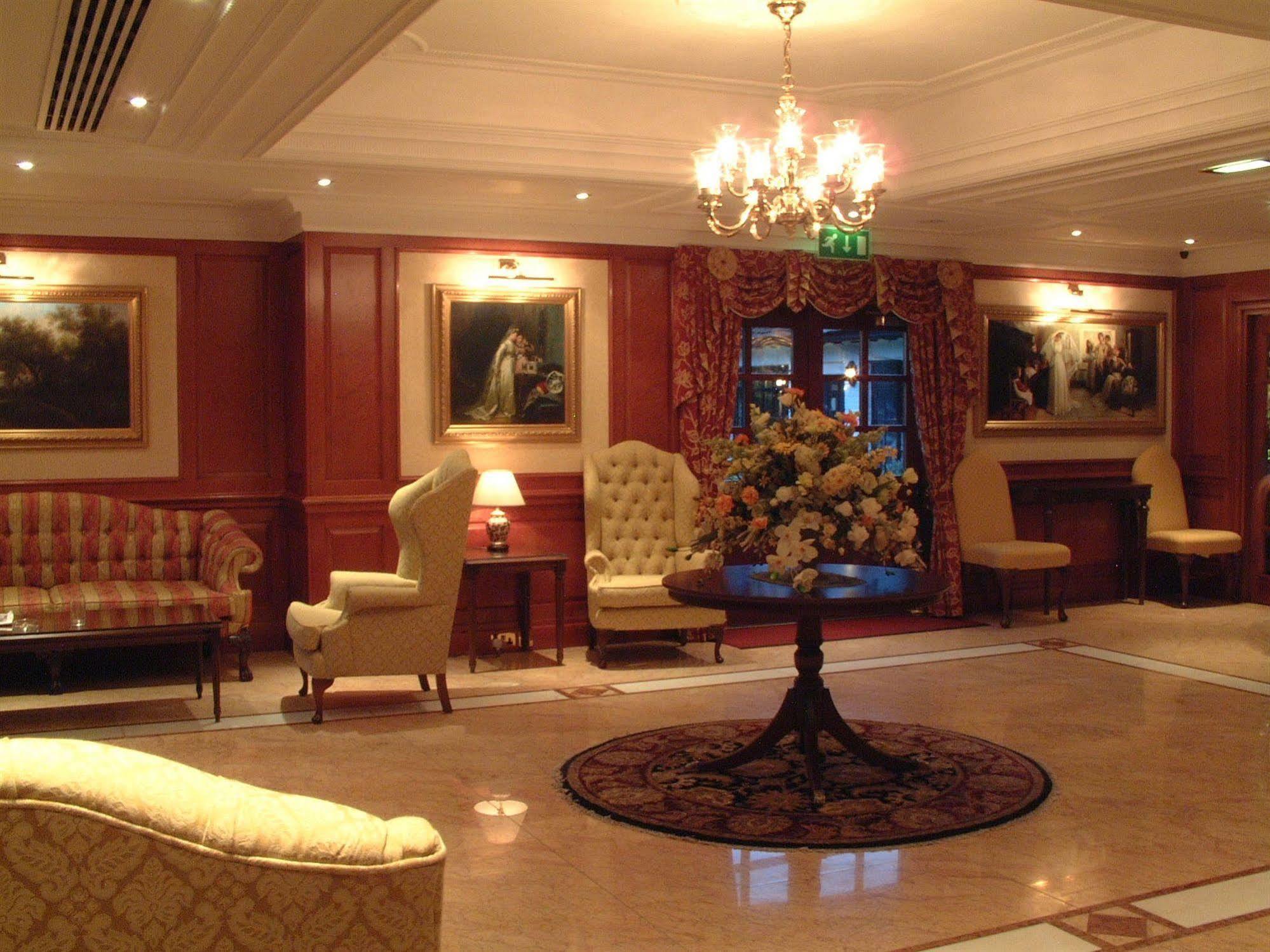 Barn Hotel London Ruislip Interior foto